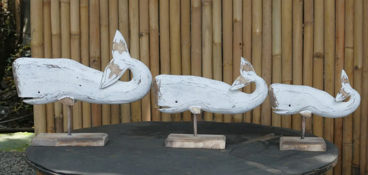  Product image 3 of the product “Whale on a stand, wood in white. Set of 3; Size L: 47x15x38cm H, Size M:38x13x30cm H, Size S: 28x10x26cm H. ”